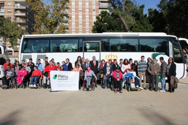 La Comunidad prestará servicio de autobús a más de 4.500 usuarios con discapacidad intelectual - 1, Foto 1