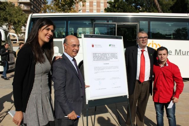 La Comunidad prestará servicio de autobús a más de 4.500 usuarios con discapacidad intelectual - 2, Foto 2