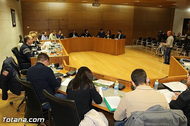 Totana aprueba una moción para que no concurra ningún candidato imputado en las próximas elecciones por cargos relacionados con la corrupción política, Foto 1