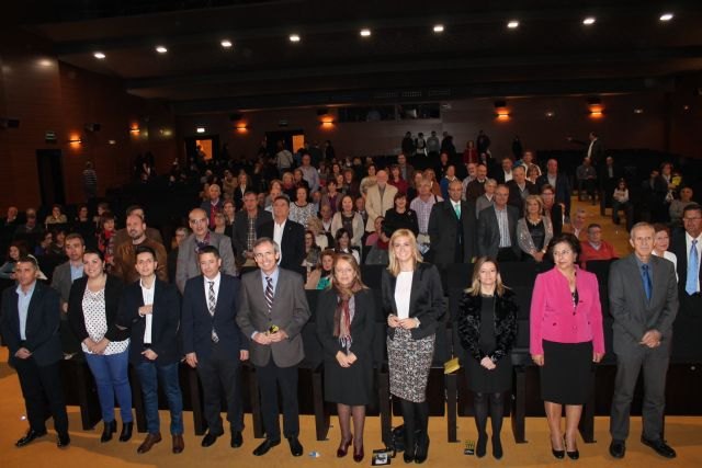 La consejera de Educación destaca el esfuerzo incansable y vocacional de los profesores jubilados - 1, Foto 1
