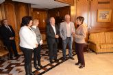 La presidenta de la Asamblea recibe a los secretarios regionales de UGT y CCOO