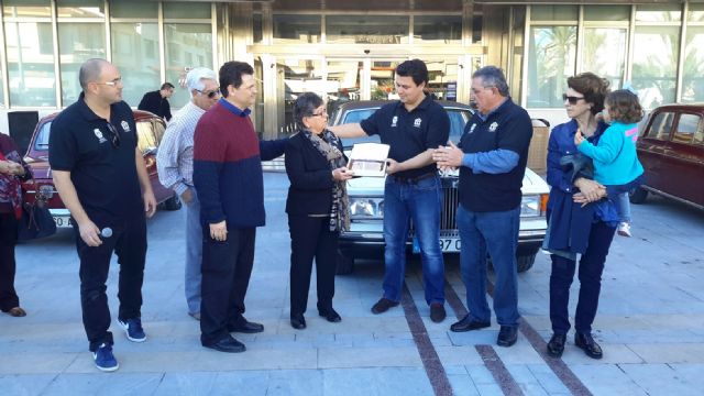La plaza de España se llenó de vehículos clásicos - 1, Foto 1