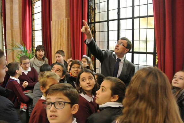 El Alcalde acompaña a los alumnos de visita por el Ayuntamiento - 3, Foto 3