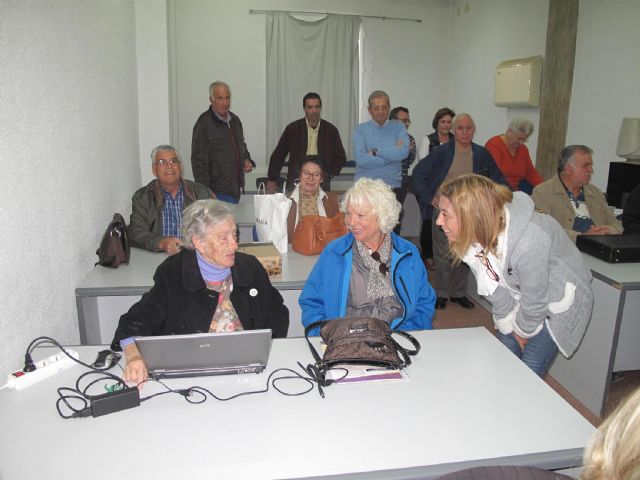 Sobresaliente en informática para sesenta mayores de los cursos de la concejalía de Servicios Sociales - 2, Foto 2