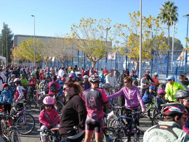 A total of 550 participants come together in a new edition of "Bicycle Day", Foto 1