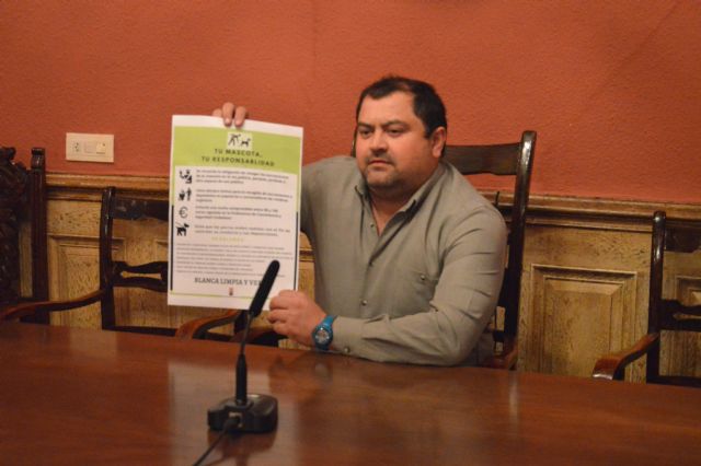 El Ayuntamiento inicia una campaña que implica a los vecinos en mantener 'Blanca limpia y verde' - 1, Foto 1