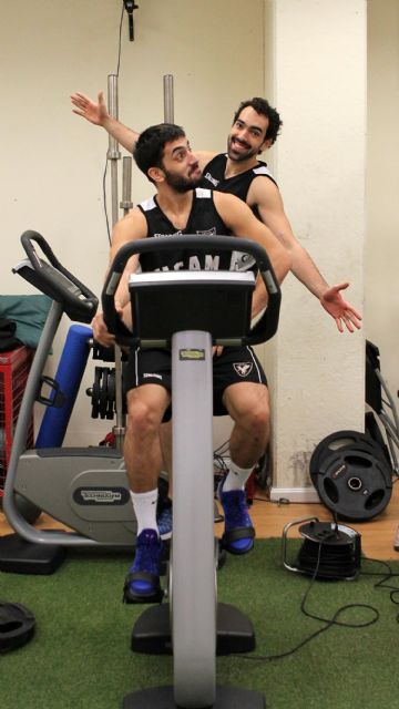 Los jugadores del UCAM Murcia CB pasan las pruebas isocinéticas y los test de capacidad de salto - 1, Foto 1