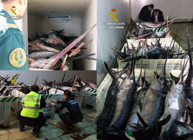 Interceptan cuatro embarcaciones en Mazarrón con tonelada y media de pez espada capturado ilícitamente - 5, Foto 5