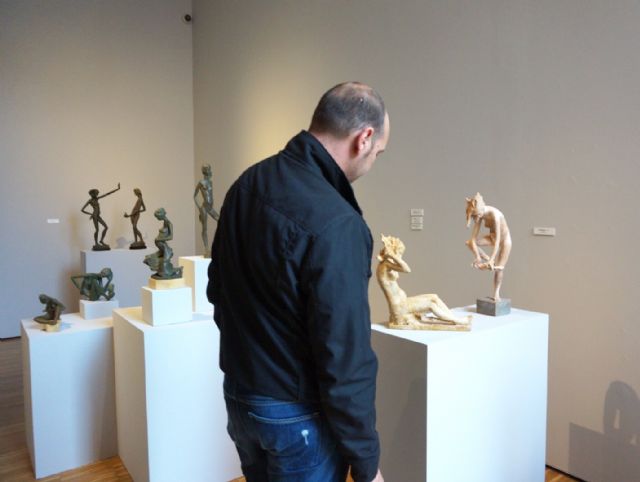 El Mubam ofrece una visita guiada a la exposición de González Marcos a cargo de la comisaria Lola Arcas - 1, Foto 1