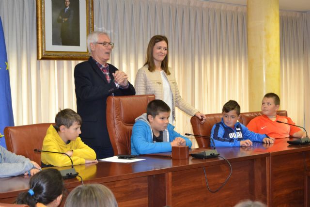 Los escolares aguileños visitan el ayuntamiento - 1, Foto 1