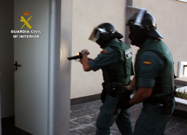 La Guardia Civil desmantela un grupo delictivo dedicado al tráfico intensivo de cocaína - 2, Foto 2