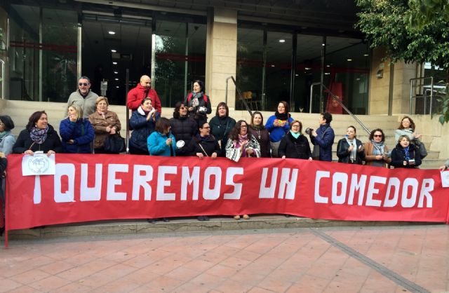 El PSOE apoya a las madres y padres del CEIP Ciudad de La Paz de El Palmar en su demanda de un comedor escolar - 1, Foto 1