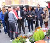 Pedro Antonio Snchez visita el mercado semanal de Cieza