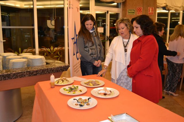 Las amas de casa celebran su tradicional curso de cocina navideña - 1, Foto 1