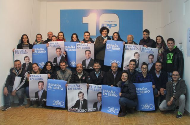 El Partido Popular de Puerto Lumbreras comienza la Campaña Electoral con la pegada de carteles - 2, Foto 2