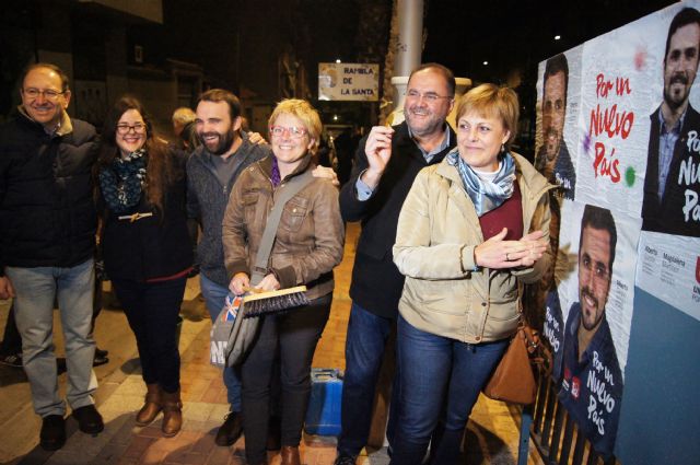 Comienza la campaña electoral para las generales del 20 de diciembre con la tradicional pegada de carteles en la avenida Rambla de La Santa - 2, Foto 2