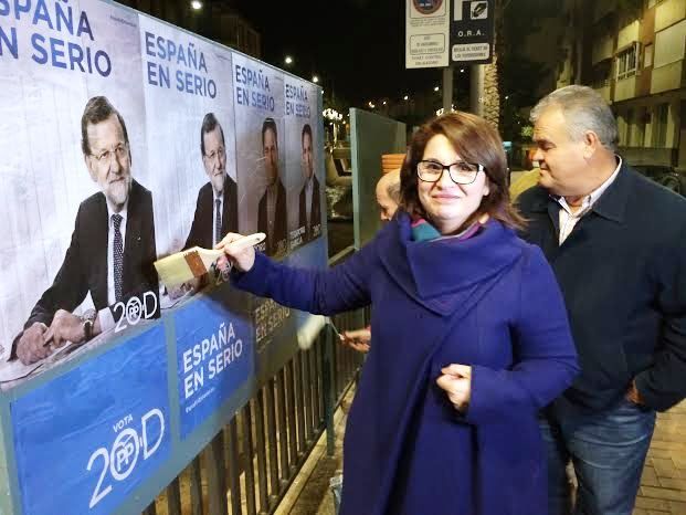 Comienza la campaña electoral para las generales del 20 de diciembre con la tradicional pegada de carteles en la avenida Rambla de La Santa - 3, Foto 3