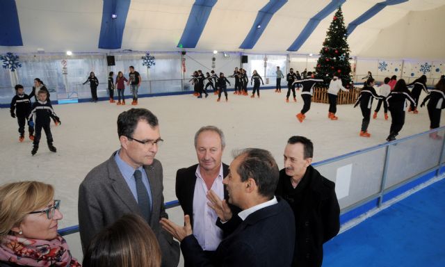 La Feria Blanca convierte el Cuartel de Artillería en sede de la Navidad del Barrio del Carmen - 1, Foto 1