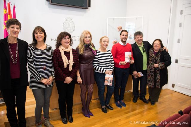 El Centro Cultural Ramón Alonso Luzzy se viste de Navidad - 3, Foto 3