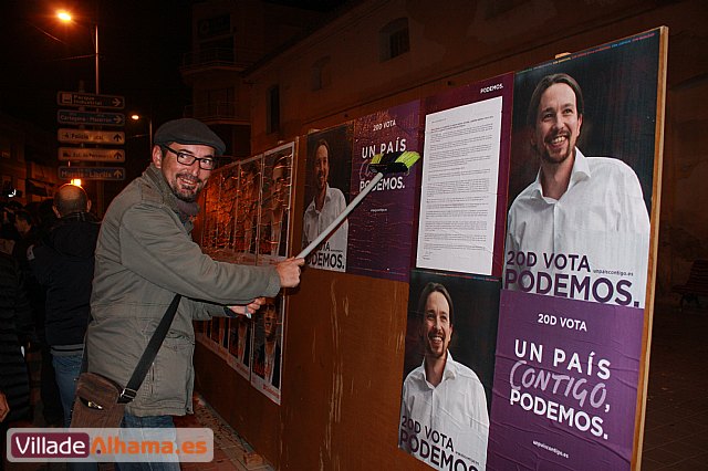 Comienza la campaña electoral con la tradicional pegada de carteles - 11