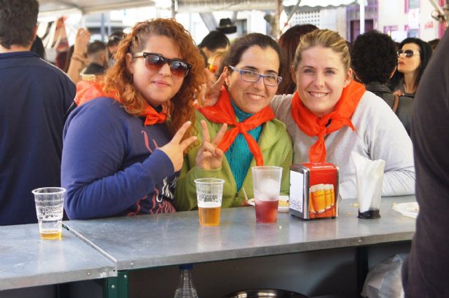 Gran éxito de público en el comienzo de las actividades de las Feria de Día, en la plaza de la Constitución - 5, Foto 5
