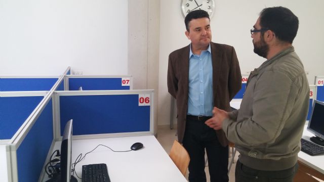 El PSOE reclama la apertura del Aula de Informática de Santiago el Mayor cerrada desde hace casi un año - 2, Foto 2