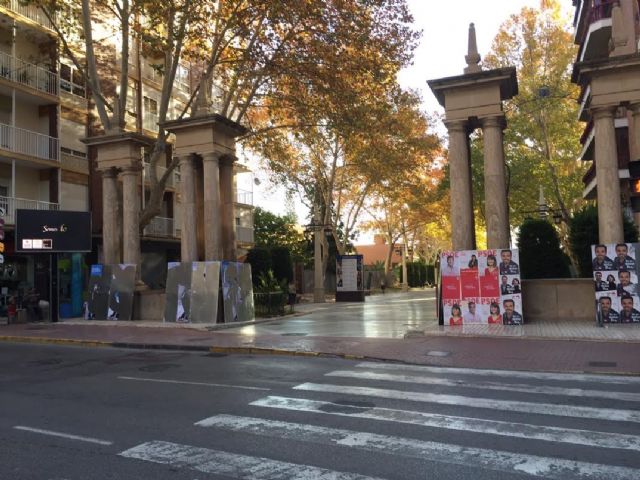 Boicotean la campaña del PP en Lorca con insultos en redes sociales e internet y la destrucción diaria de la cartelería en todo el municipio - 1, Foto 1