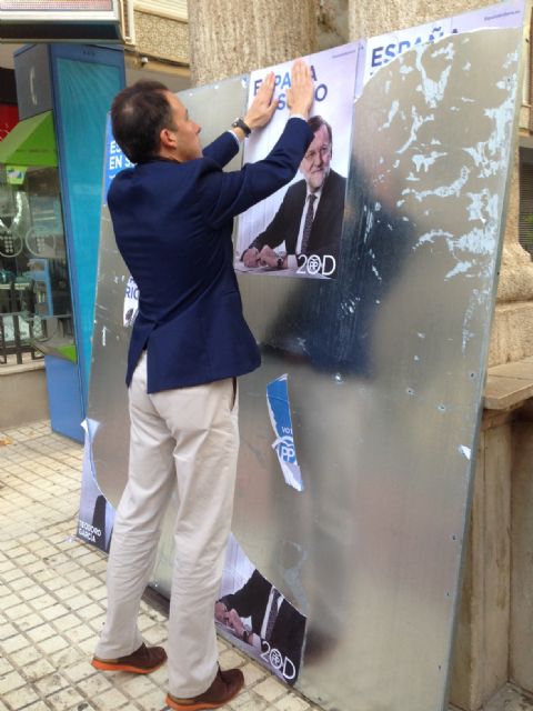 Fulgencio Gil: “quien destroza los carteles electorales con nocturnidad no conseguirá jamás destrozar la democracia” - 2, Foto 2