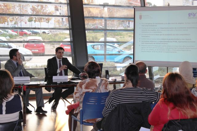 Gran asistencia a la Jornada de Empleo y Emprendimiento celebrada ayer en Alcantarilla - 2, Foto 2