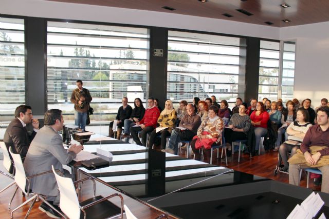 Gran asistencia a la Jornada de Empleo y Emprendimiento celebrada ayer en Alcantarilla - 4, Foto 4