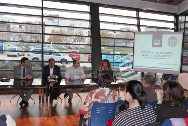 Gran asistencia a la Jornada de Empleo y Emprendimiento celebrada ayer en Alcantarilla - 5, Foto 5