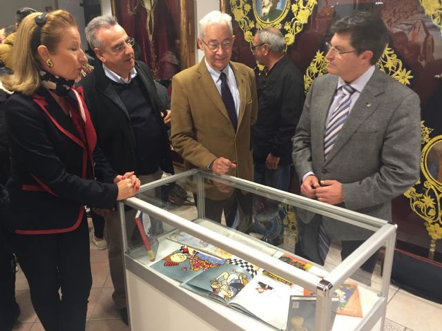 El Alcalde de Lorca inaugura la exposición Cuentos de Navidad, organizada por el Paso Morado - 2, Foto 2