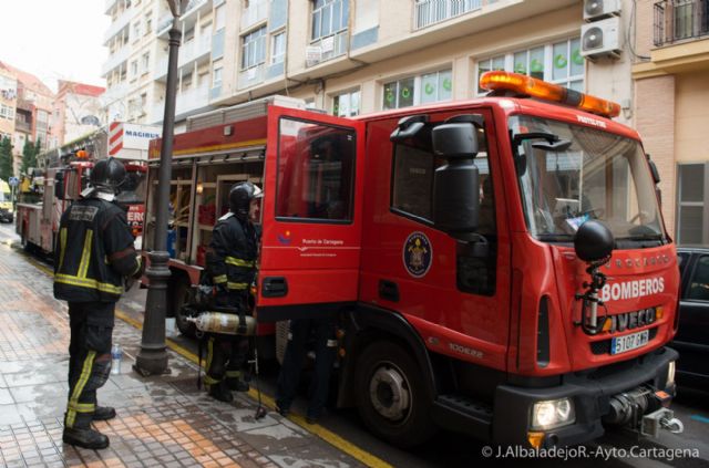 Un radiador eléctrico provoca un incendio en una vivienda de la calle del Parque - 5, Foto 5