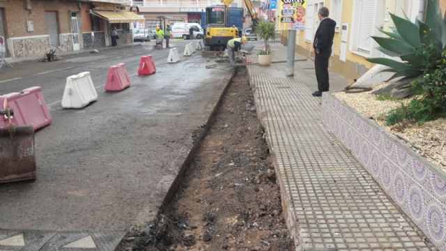 El Ayuntamiento rescata las obras en la travesía de Alumbres - 3, Foto 3