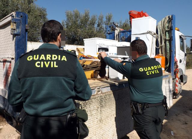 La Guardia Civil desmantela un grupo criminal dedicado a asaltar viviendas rurales, en Cieza - 2, Foto 2