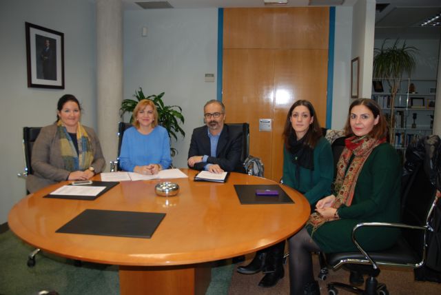 La consejera de Familia e Iguald ad de Oportunidades se reúne con el alcalde de Caravaca de la Cruz - 1, Foto 1