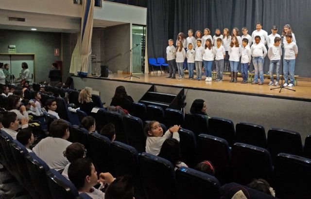 Mas de 200 escolares participan en el tradicional festival de villancicos de Las Torres de Cotillas - 1, Foto 1
