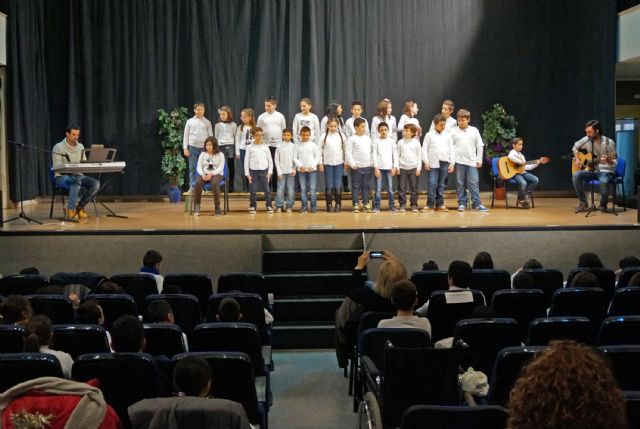 Mas de 200 escolares participan en el tradicional festival de villancicos de Las Torres de Cotillas - 2, Foto 2