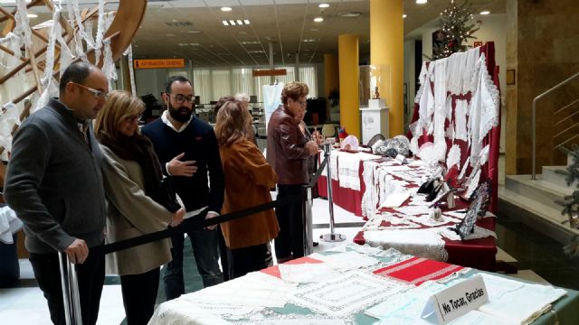 El bolillo inundó San Javier con motivo del XII Encuentro Nacional de Encajeras de Bolillo - 1, Foto 1