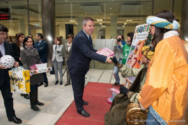 Comienza la recogida de juguetes en el Ayuntamiento de Cartagena - 1, Foto 1