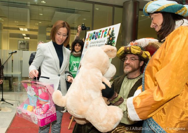 Comienza la recogida de juguetes en el Ayuntamiento de Cartagena - 5, Foto 5
