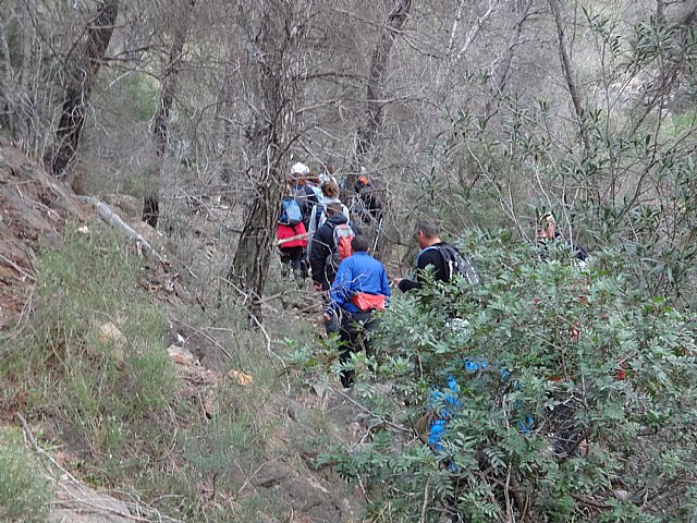 Unos treinta senderistas participaron en la ruta 