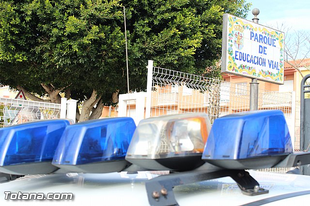 Cerca de 3.000 alumnos de once colegios de Totana participarn este curso 2015/16 en el programa de Educacin Vial que coordina la Polica Local - 3