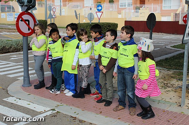Cerca de 3.000 alumnos de once colegios de Totana participarn este curso 2015/16 en el programa de Educacin Vial que coordina la Polica Local - 7