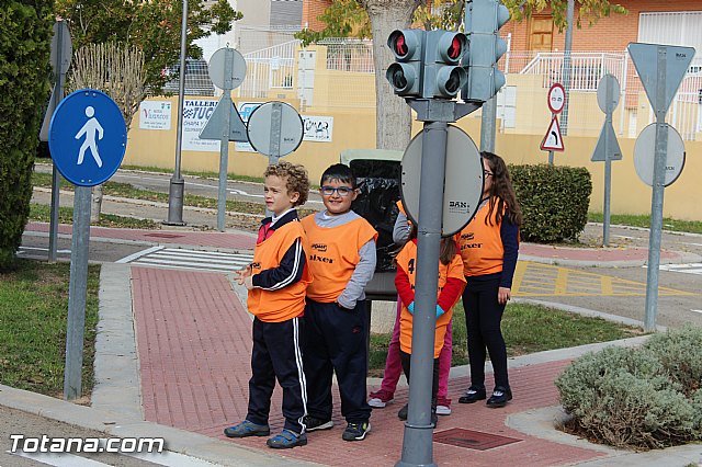 Cerca de 3.000 alumnos de once colegios de Totana participarn este curso 2015/16 en el programa de Educacin Vial que coordina la Polica Local - 9