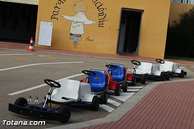 Cerca de 3.000 alumnos de once colegios de Totana participarn este curso 2015/16 en el programa de Educacin Vial que coordina la Polica Local - 11