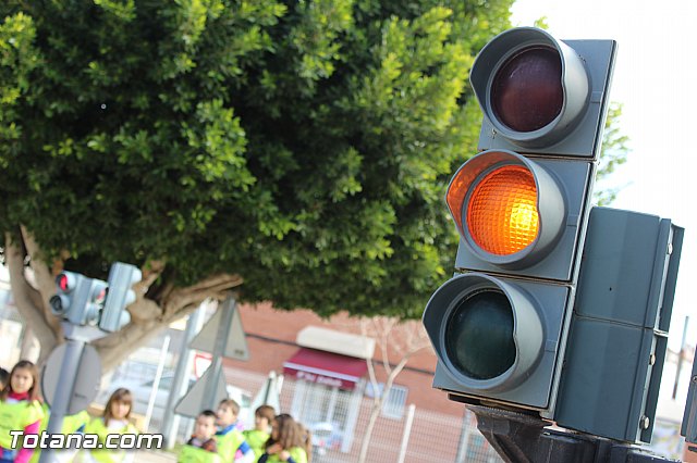Cerca de 3.000 alumnos de once colegios de Totana participarn este curso 2015/16 en el programa de Educacin Vial que coordina la Polica Local - 14
