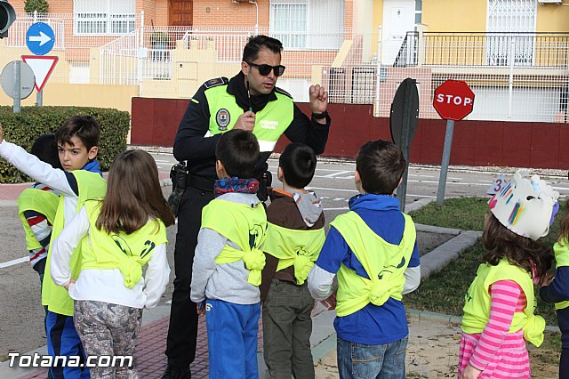 Cerca de 3.000 alumnos de once colegios de Totana participarn este curso 2015/16 en el programa de Educacin Vial que coordina la Polica Local - 17