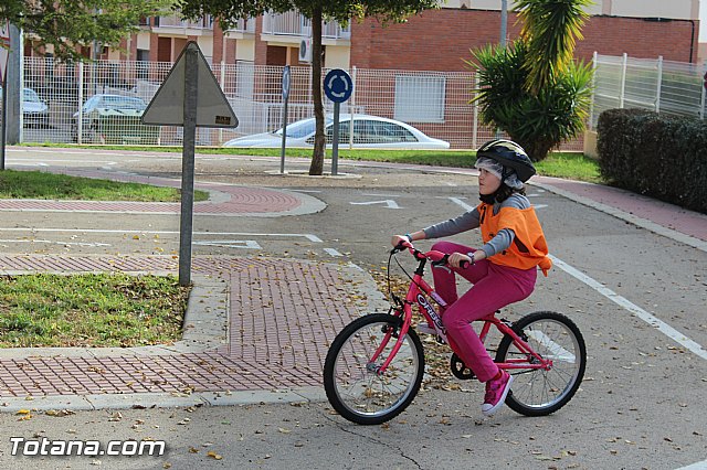 Cerca de 3.000 alumnos de once colegios de Totana participarn este curso 2015/16 en el programa de Educacin Vial que coordina la Polica Local - 28