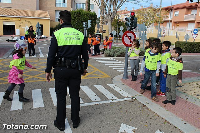 Cerca de 3.000 alumnos de once colegios de Totana participarán este curso 2015/16 en el programa de Educación Vial que coordina la Policía Local - 1, Foto 1